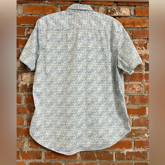 Robert Graham Geometric Patterned Classic Fit Size XL - Picture 8 of 11